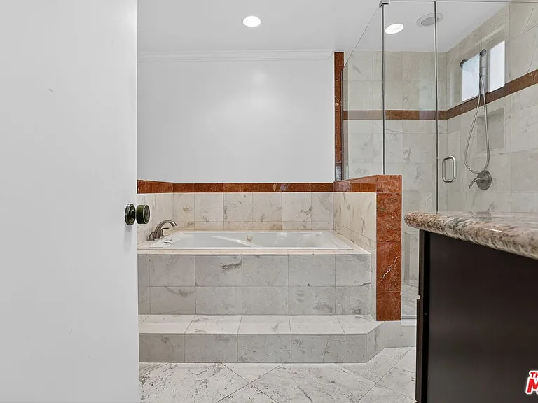 184 N Crescent Dr — Photo 35