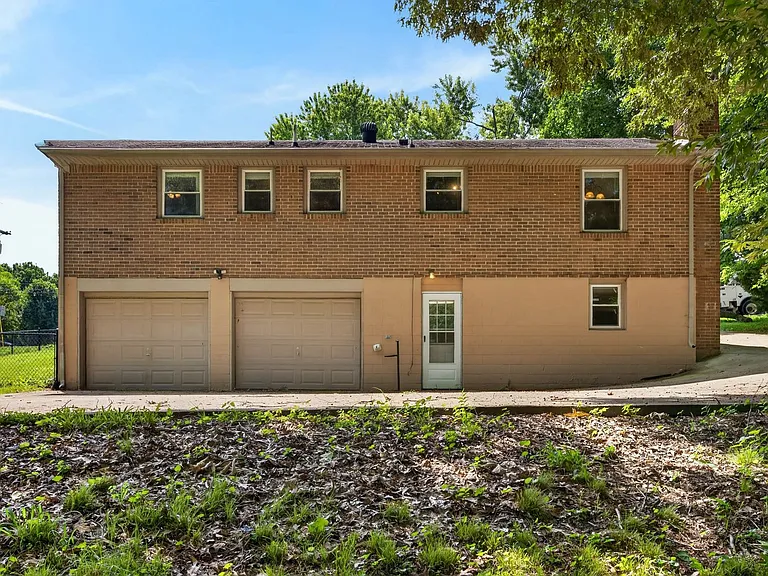 807 Pollard Rd — Photo 36