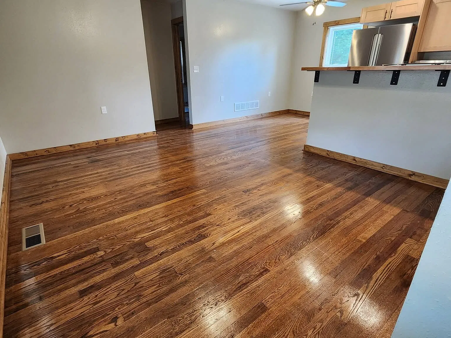 3 bed, 1044 sqft, $1,500 — Photo 3