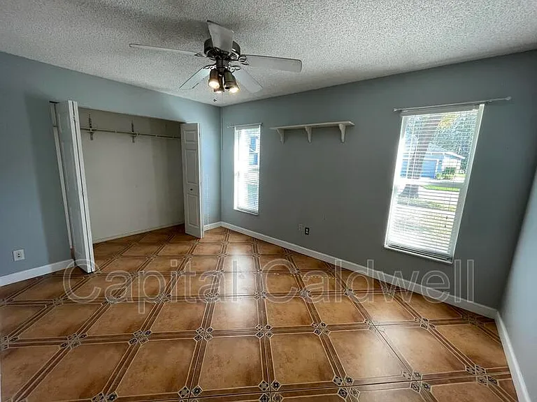 12813 Starling Dr — Photo 34
