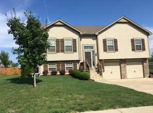 9008 SW 10th St, Blue Springs, MO 64064