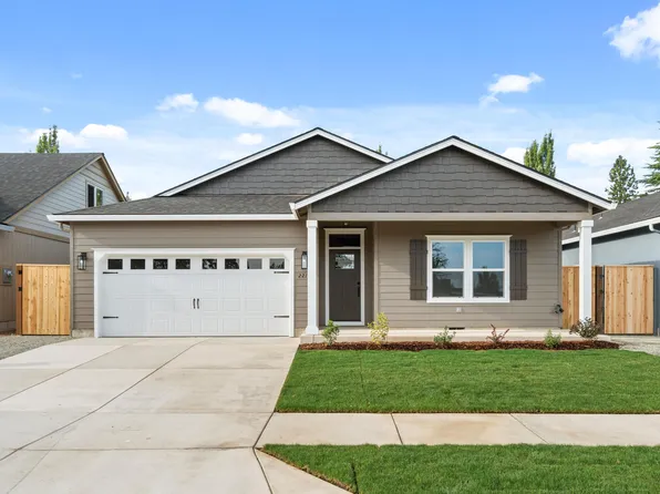 2217 Piazza Dr, Medford, OR 97501