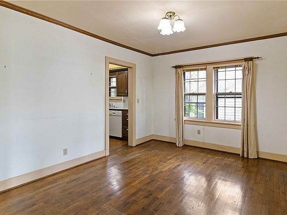 5th image of 601 N Wilson Ave