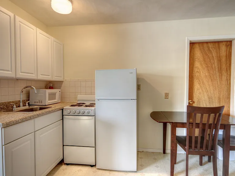 311 E White St #10 — Photo 6
