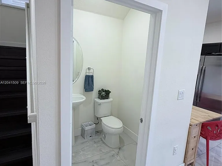 268 SE 31st Ave — Photo 10