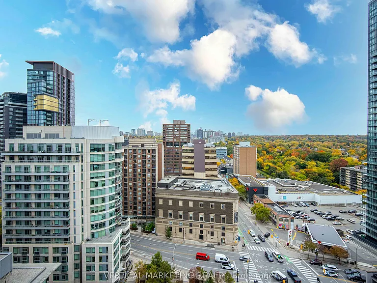 18 Yorkville Ave #1707 — Photo 34