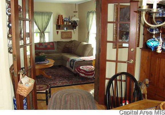 5th image of 814 Florence Ave
