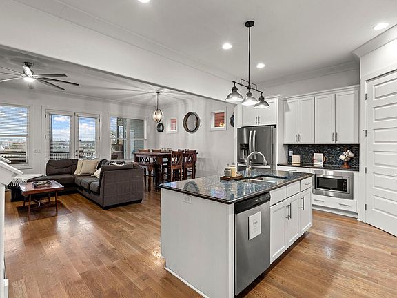 4th image of 906A Youngs Ln
