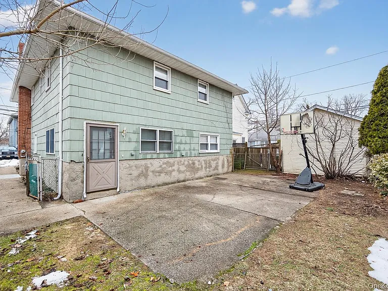 9 Bay Beach Ave — Photo 31
