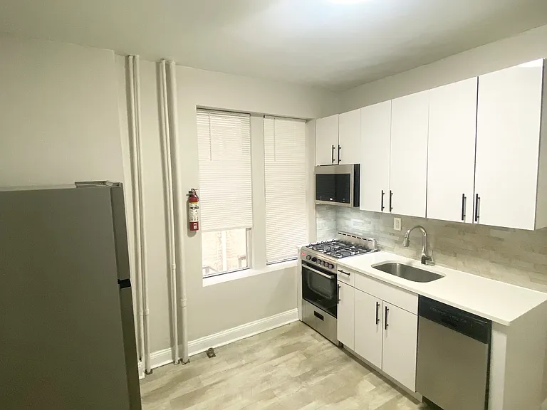 5712 Hudson Ave #U2 — Photo 6