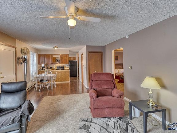 4th image of 522 Elmira Ave