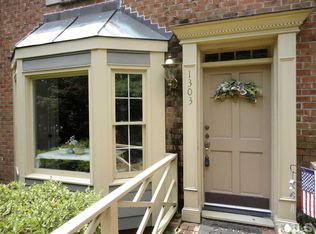 1303 Hampshire Ct, Raleigh, NC 27612