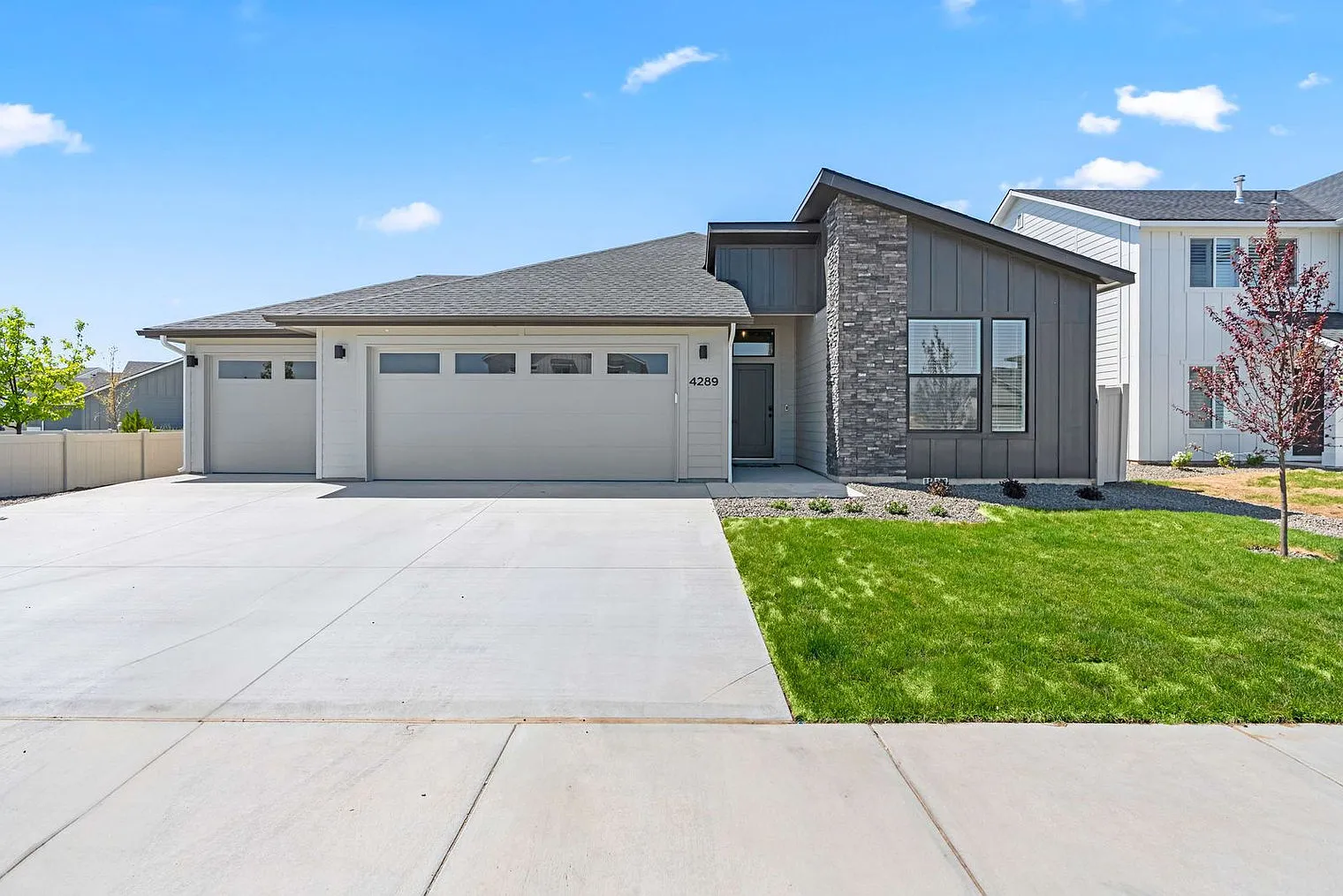 4 bed, 2.0 bath, 742 sqft, $7,130 — Photo 3