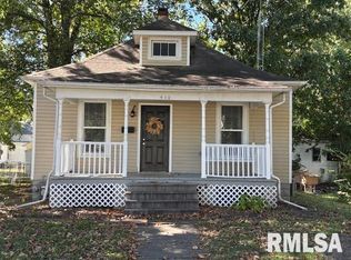 410 Sumner St, Carlinville, IL 62626