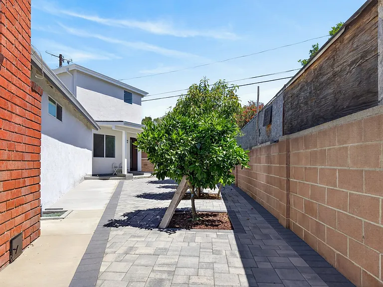 14827 Dearborn St — Photo 40