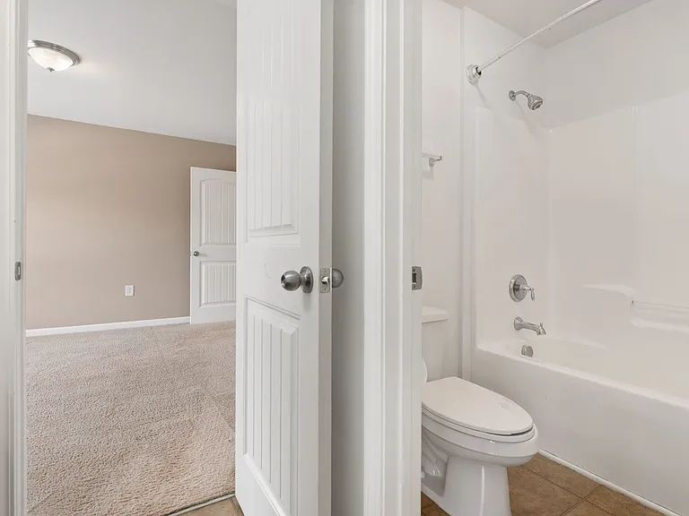 2708 Evanston Ave — Photo 16