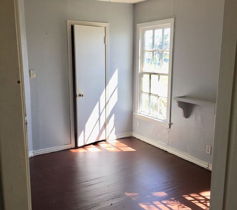 1st image of 4022 Grove Ave