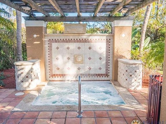 4th image of 3729 NW Mediterranean Ln #204