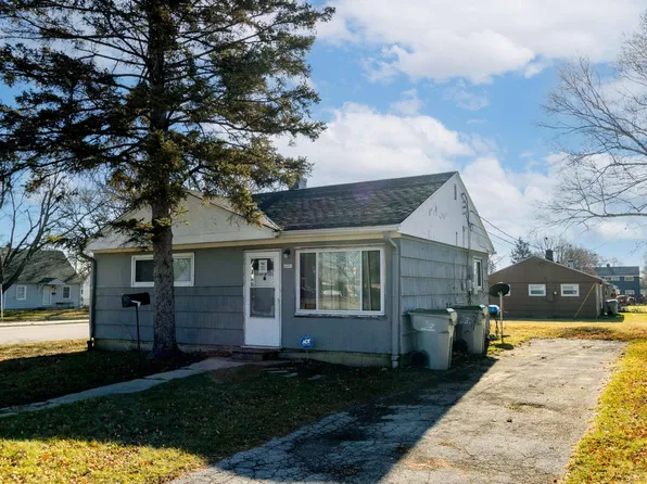 6001 West Carmen AVENUE, Milwaukee, WI 53218