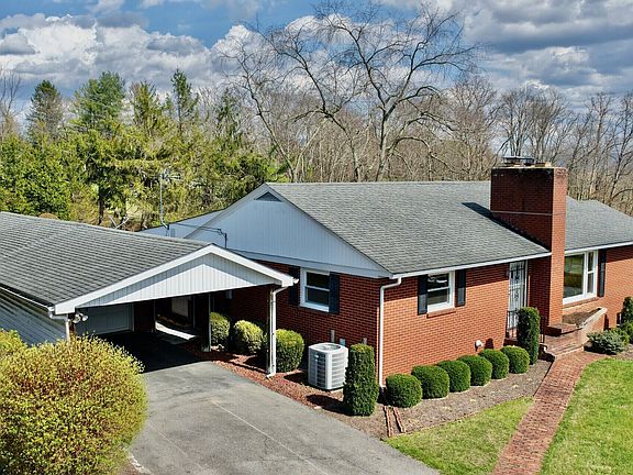 4th image of 405 Alderson St