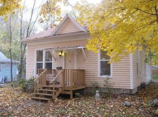 804 S 5th St, Fairfield, IA 52556