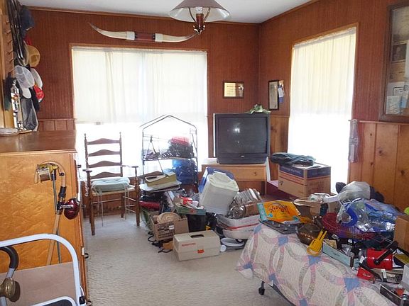 4th image of 1340 Tulip Dr