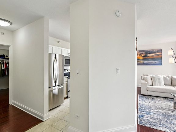 4th image of 222 N Columbus Dr APT 3602