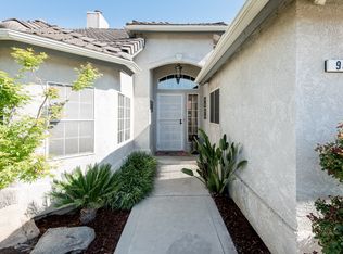 953 Garland Ave, Clovis, CA 93612