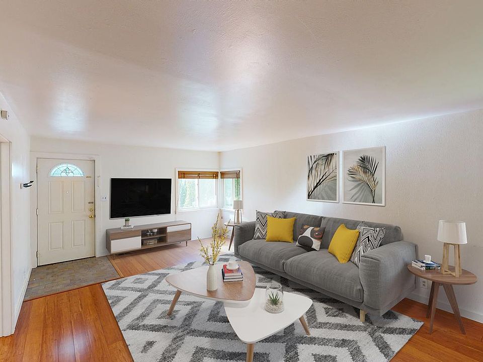 Optionally furnished common areas! Common areas can come beautifully furnished by our in-house design team for an additional fee.