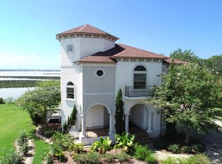 2531 S Shore Dr, Biloxi, MS 39532