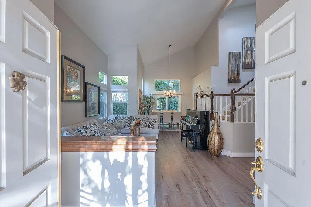 4 bed, 2004 sqft, $5,500 — Photo 2