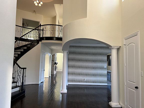4th image of 3636 Funston Dr