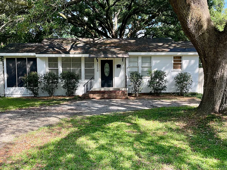 1530 Goldenrod Ave — Photo 1