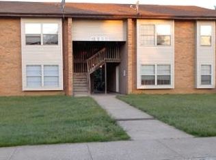 221 Fairway Dr, Monett, MO 65708