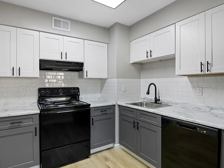 The Riverside Apartment Homes — Photo 1