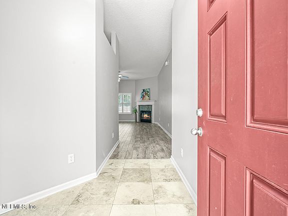 3rd image of 519 APPLE CREEK Drive