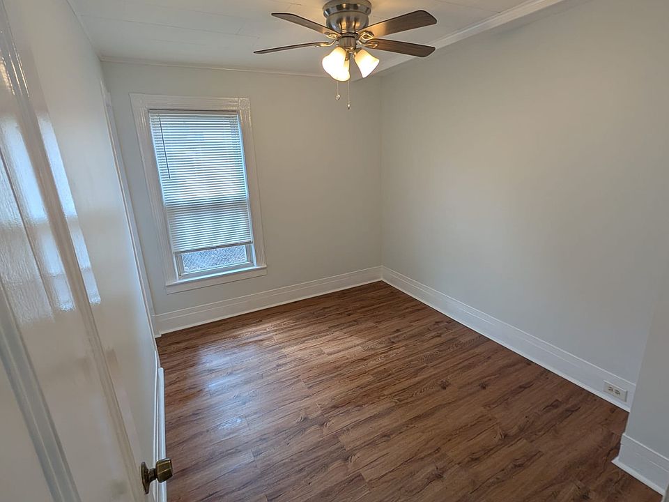 1st image of 41 Allen St #1