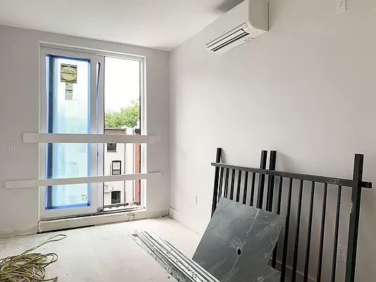 2nd image of 232 Quincy St #1G