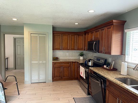 4th image of 11908 Sugar Tree Dr