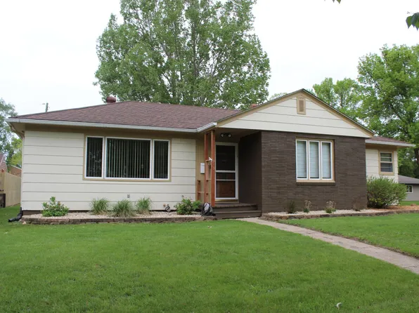 913 N Cleveland Ave, Fergus Falls, MN 56537