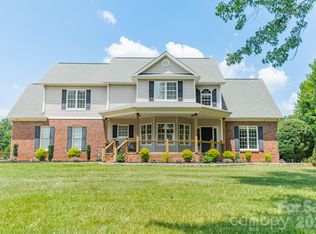 151 Turnberry Ln, Mooresville, NC 28117