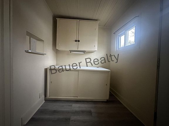 4th image of 433 E Main St