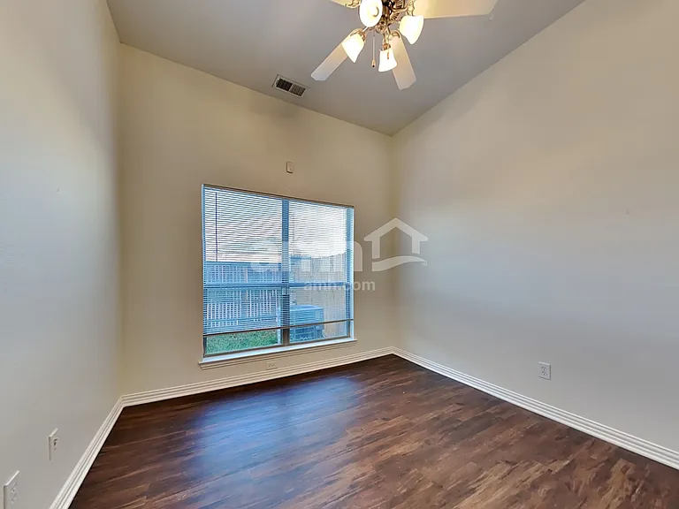 1831 Leann Ln — Photo 17