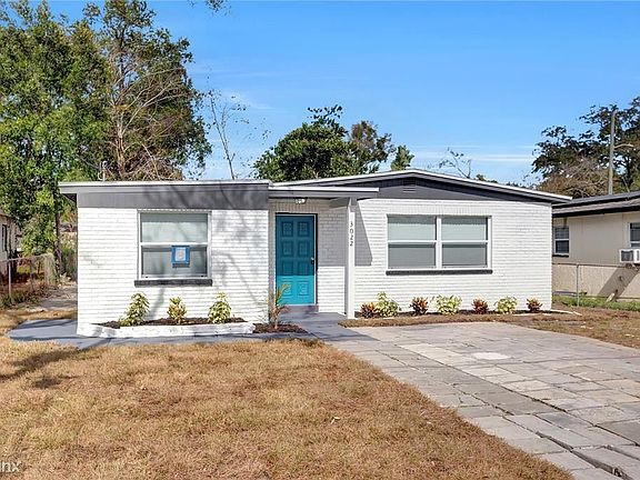 2nd image of 3022 E Comanche Ave