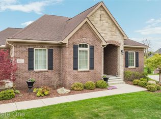 49031 Honey Tree Ln, Northville, MI 48168