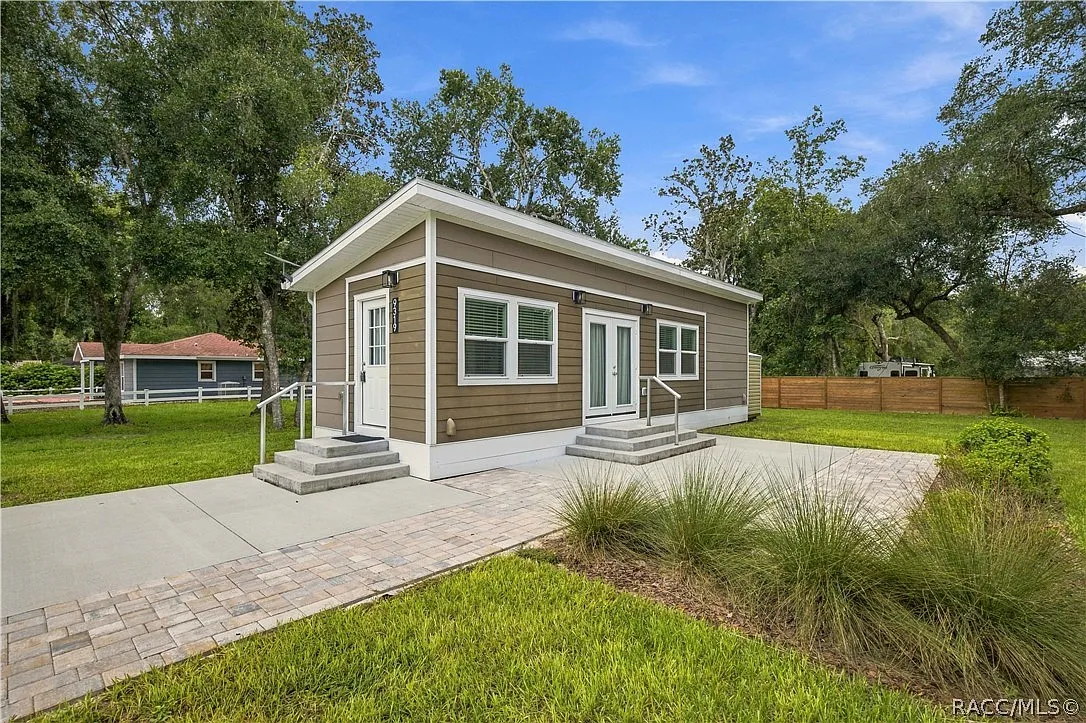 1 bed, 1.0 bath, 456 sqft, $1,350 — Photo 1