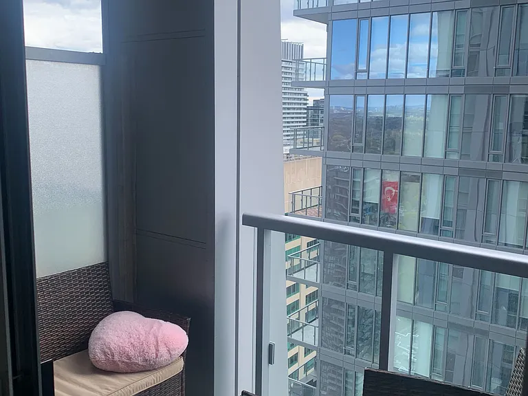 1 Yorkville Ave #4601 — Photo 9