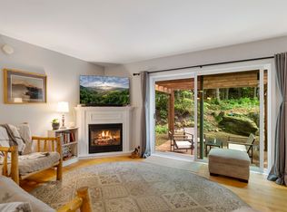 147 S Main St #2B, Stowe, VT 05672