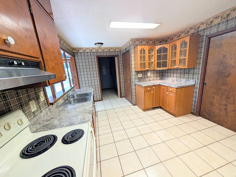 96 Glencrest Dr #A — Photo 14