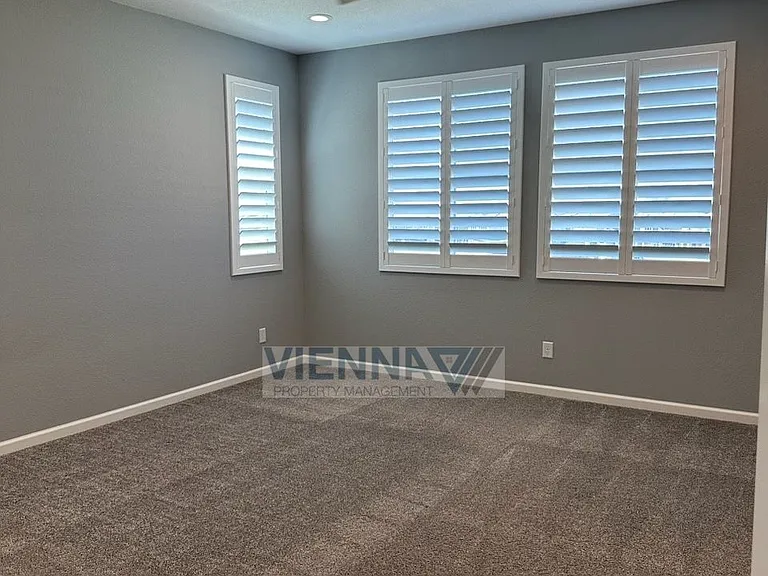 1347 Larkspur Dr — Photo 18